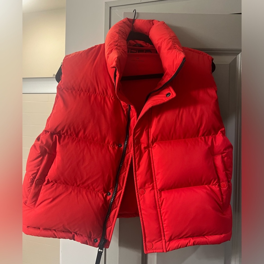 Aritzia Super Puff Vest